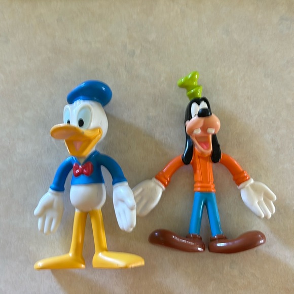 - So cute! Original Disney Bendin Friends Donald and Goofy - Picture 5 of 6